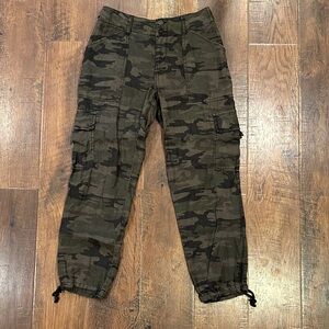 Sanctuary Camouflage Cargo cropped Pants